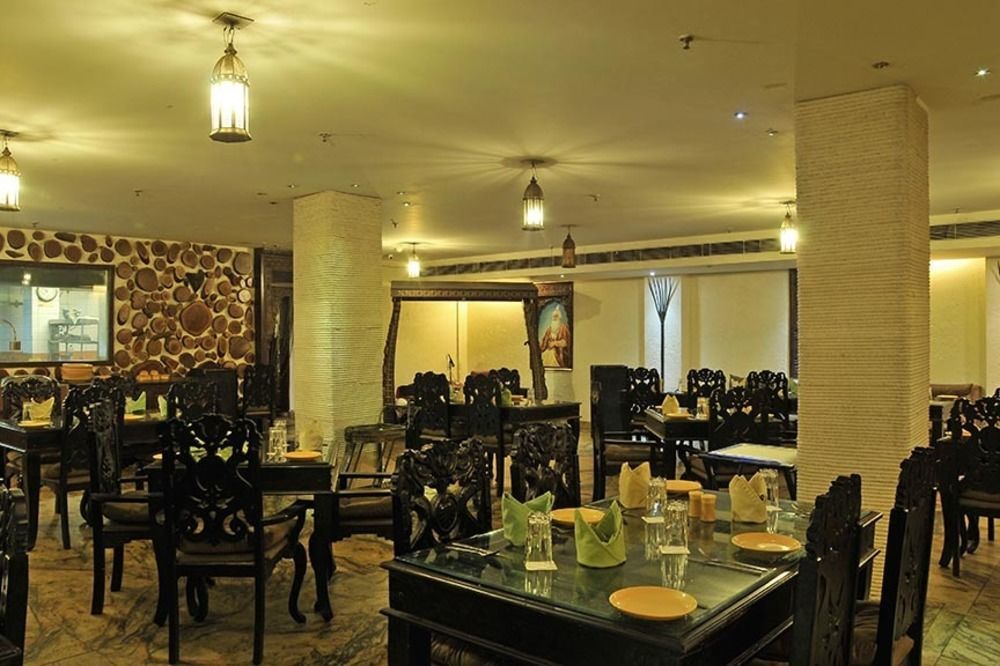 Taurus Sarovar Portico Nuova Delhi Esterno foto