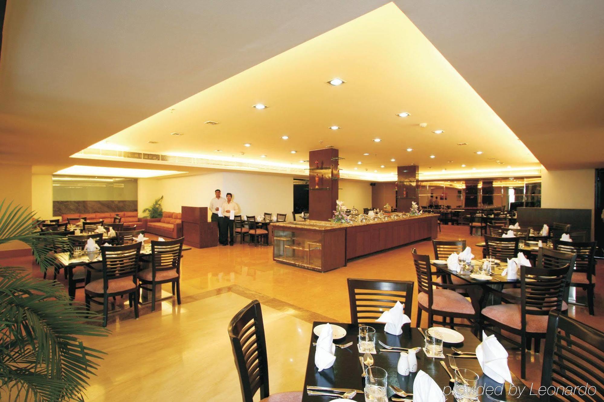 Taurus Sarovar Portico Nuova Delhi Ristorante foto