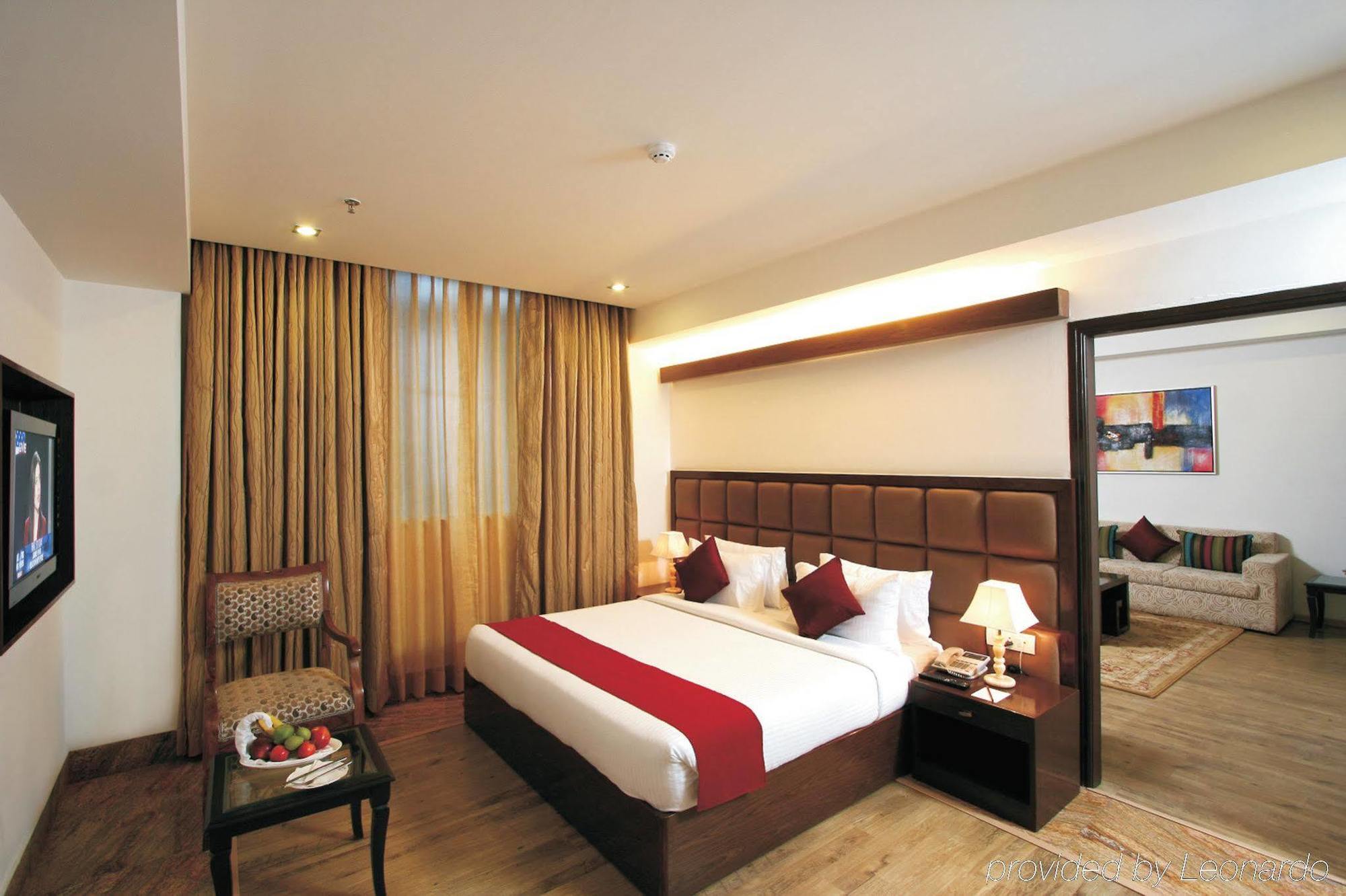 Taurus Sarovar Portico Nuova Delhi Esterno foto