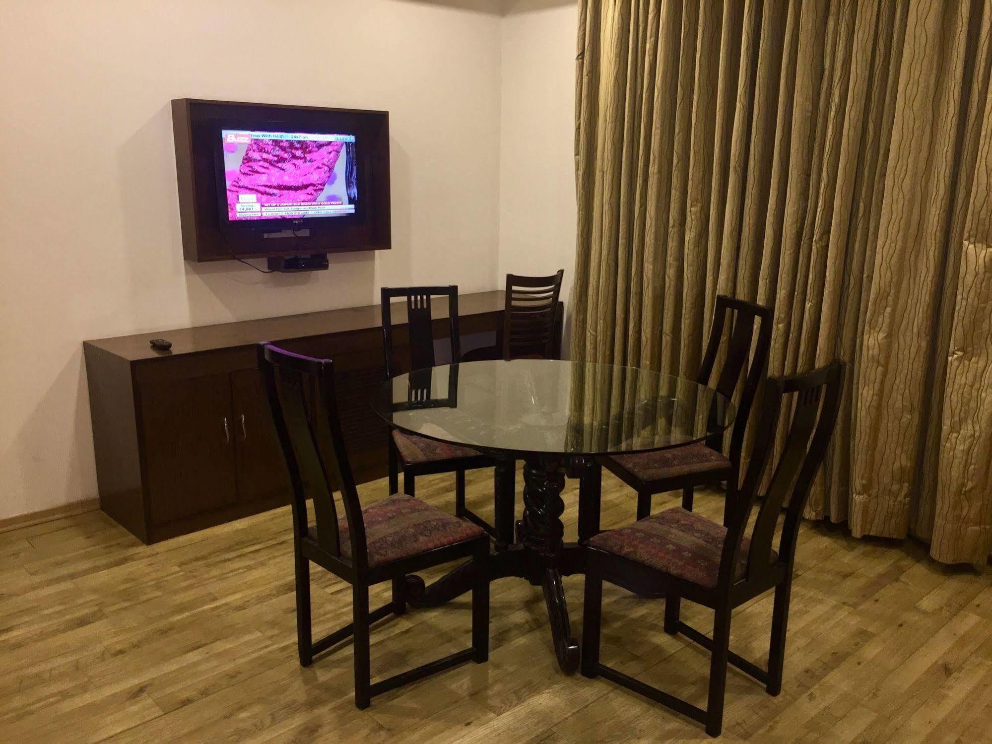 Taurus Sarovar Portico Nuova Delhi Esterno foto
